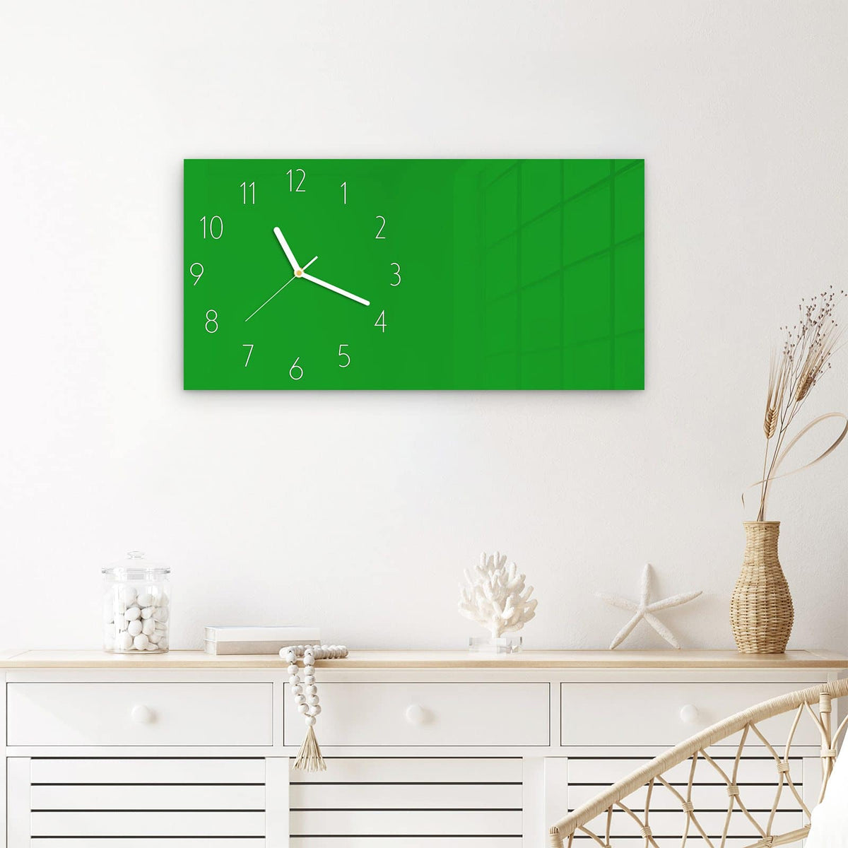 Wanduhr Grasgrüner Hintergrund aus Glas – Querformat 60 × 30 cm – Leuchtendes Grasgrün als Farbfläche