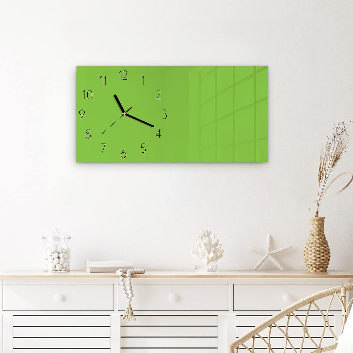 Wanduhr Hellgrüner Hintergrund aus Glas – Querformat 60 × 30 cm – Helles Grün als luftige Fläche