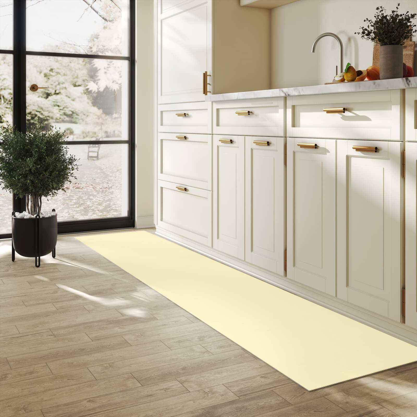 Feuchtigkeitsresistenter Teppichläufer mit beigem Hintergrund-Motiv in der Küche