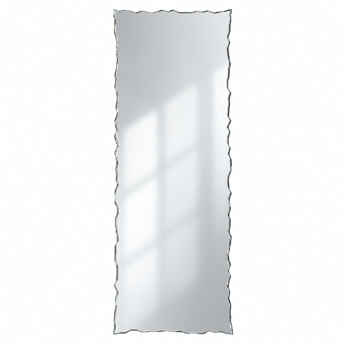 Rahmenloser Wandspiegel Monolith 60 × 160 cm vor weißem Hintergrund