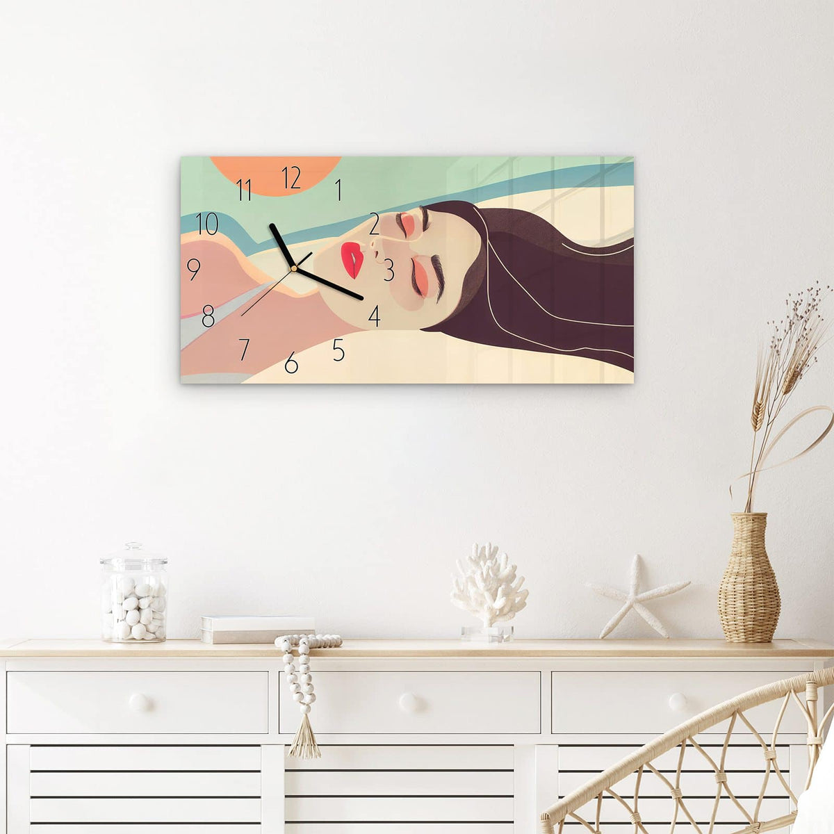 Wanduhr Sonnenbaden aus Glas – Querformat 60 × 30 cm – Entspanntes Gesicht unter oranger Sonne