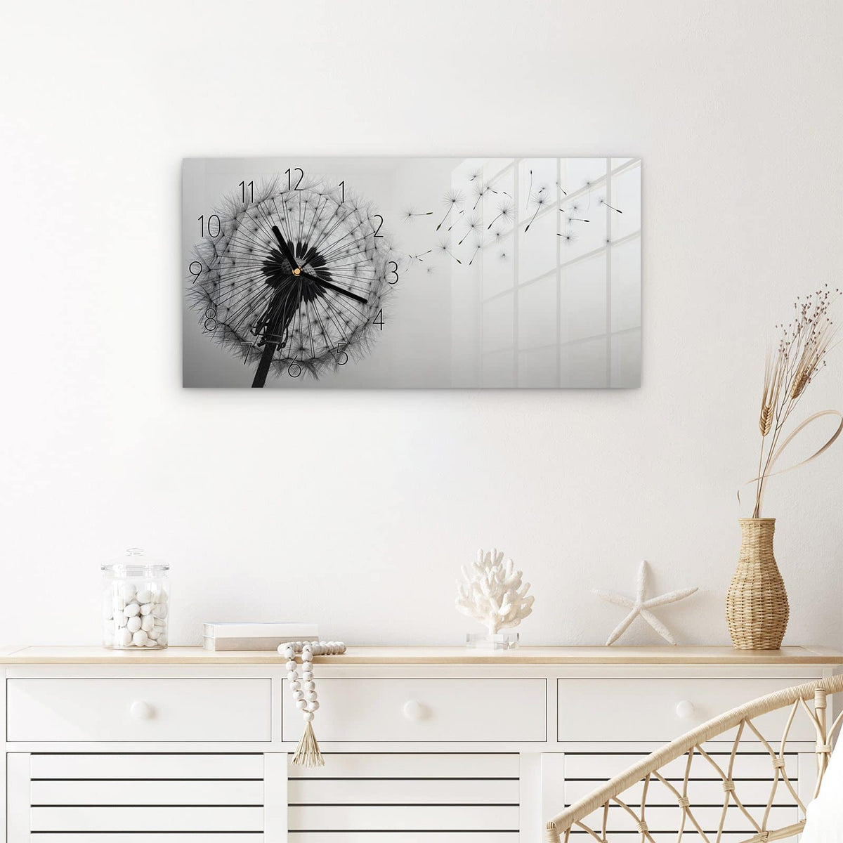 Wanduhr Pusteblume im Wind aus Glas – Querformat 60 × 30 cm – Löwenzahnsamen vom Wind getragen