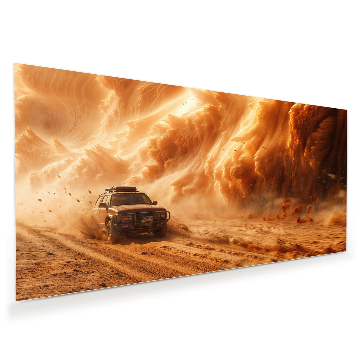 Geländewagen fährt vor einer riesigen orangen Sandsturmwand