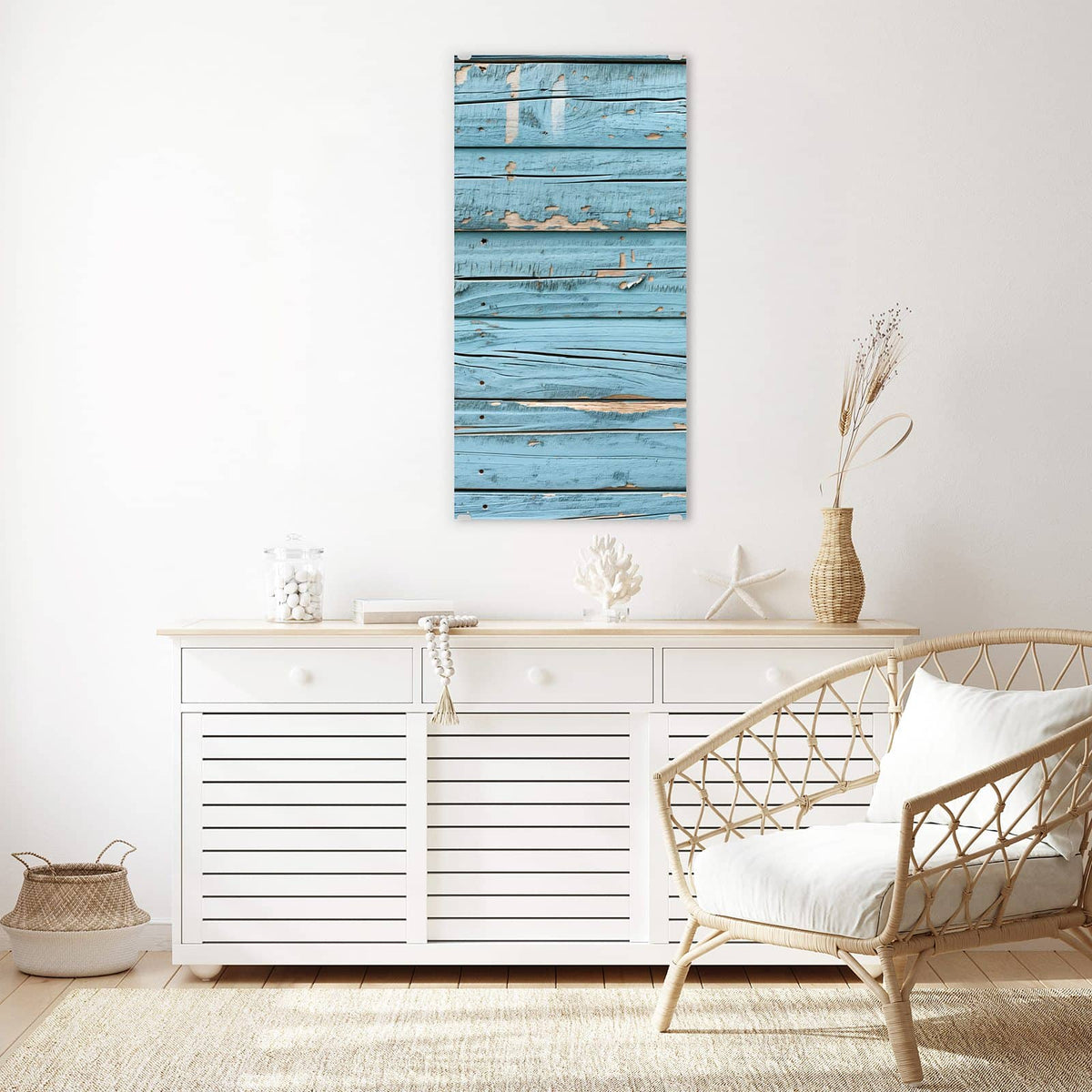 Glasbild Abblätterndes Hellblau an der Wand – Waagerechte Bretter mit stark abblätternder hellblauer Farbe, darunter helles Holz