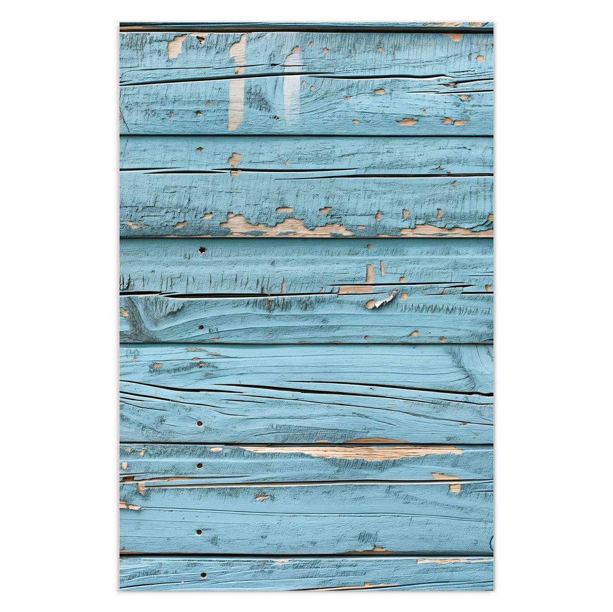 Waagerechte Bretter mit stark abblätternder hellblauer Farbe, darunter helles Holz