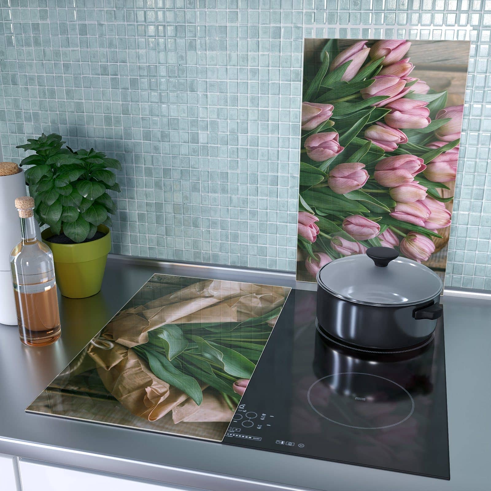 2-teilige Herdabdeckung mit Rosa Tulpenstrauß-Motiv als Spritzschutz hinter dem Kochfeld