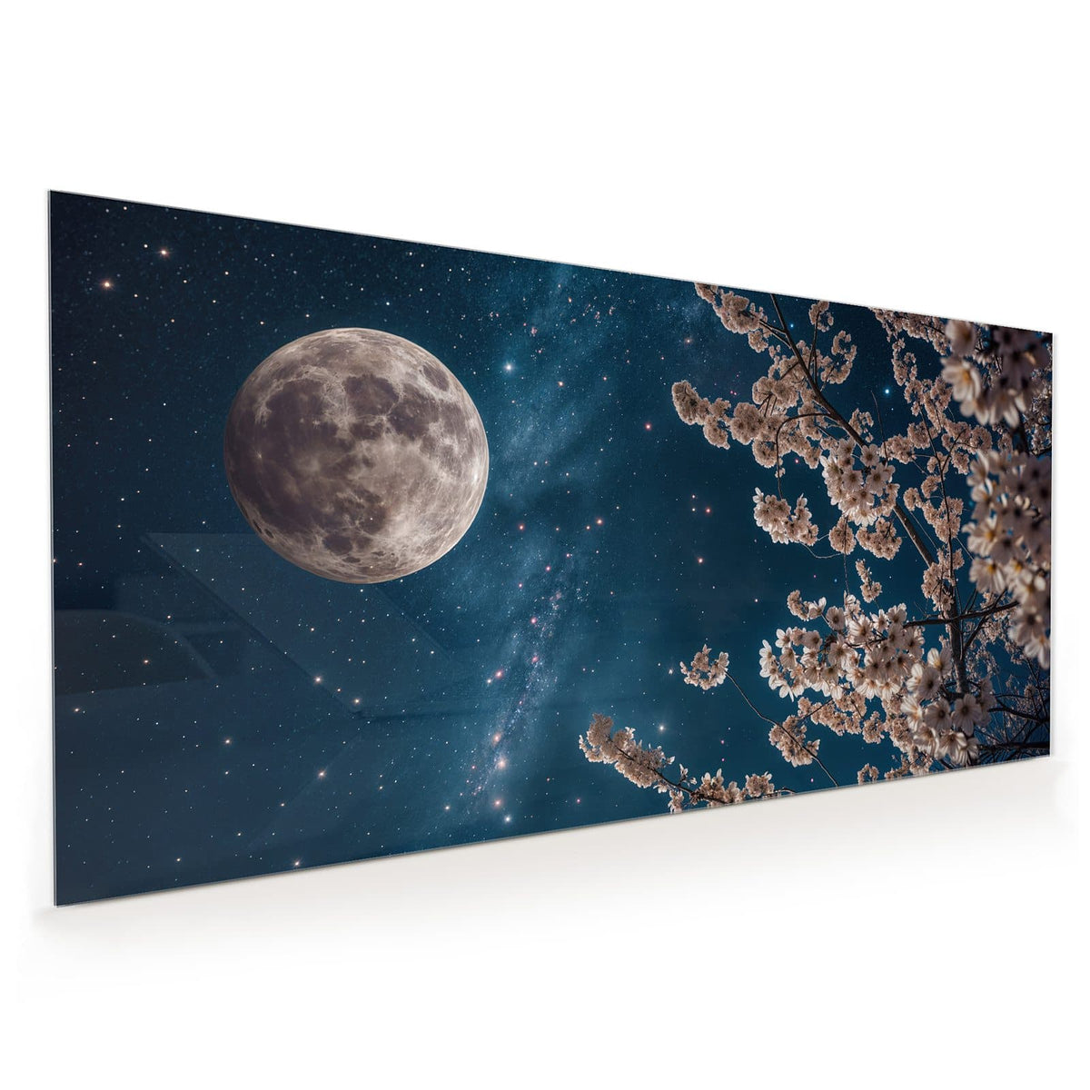 Küchenrückwand aus Glas im Hochformat mit Motiv Blüten unter Sternen: Zweige mit weißen Kirschblüten vor tiefblauem Sternenhimmel mit Milchstraße