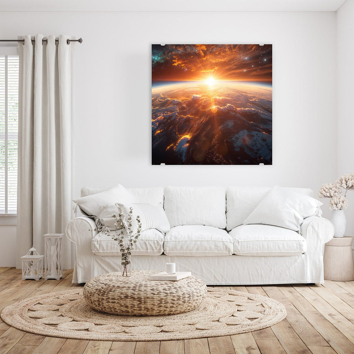 Sonne geht über der Erdkrümmung auf, orange glühende Wolkenfelder