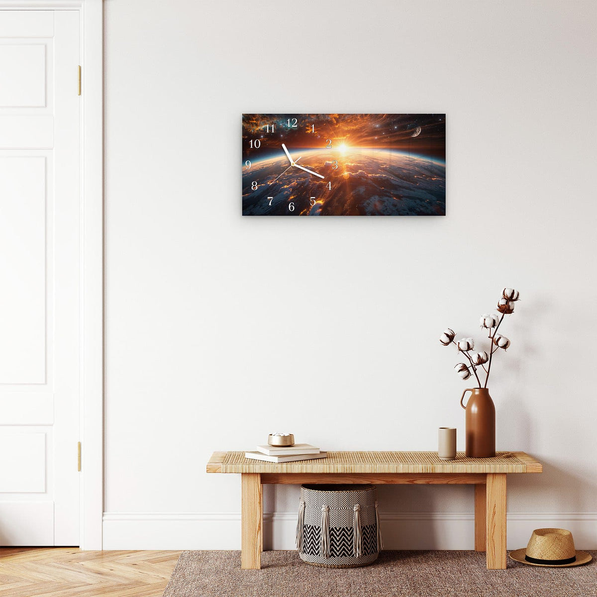 Moderne Wanduhr aus Glas mit Farbtiefe – Wanduhr Erde Sonnenaufgang aus Glas – Querformat 60 × 30 cm