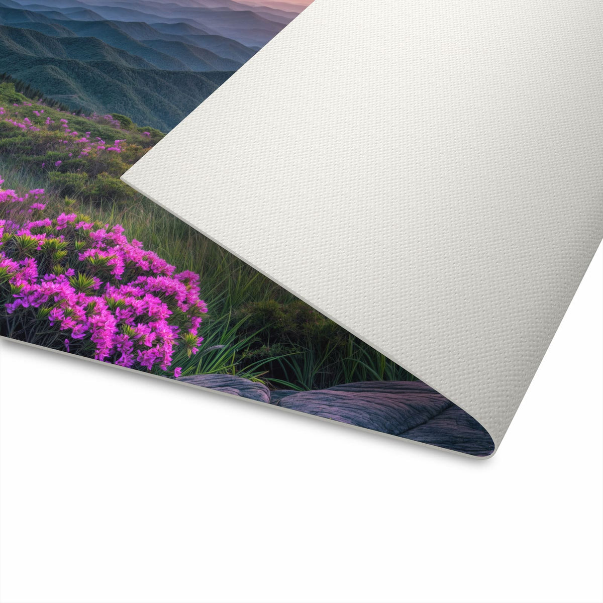 Bodenschonender langer Teppich mit Motiv Berglandschaft Blumen für Flur - schützt den Boden