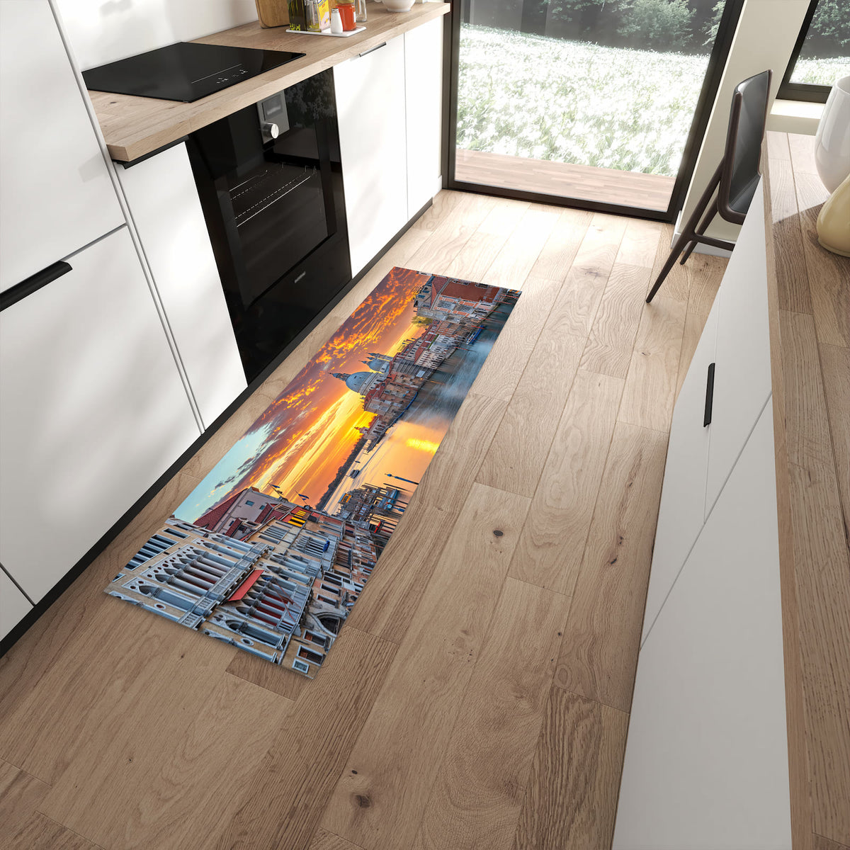 Hygienischer Küchenläufer mit Motiv Venedig bei Sonnenuntergang in moderner Küche