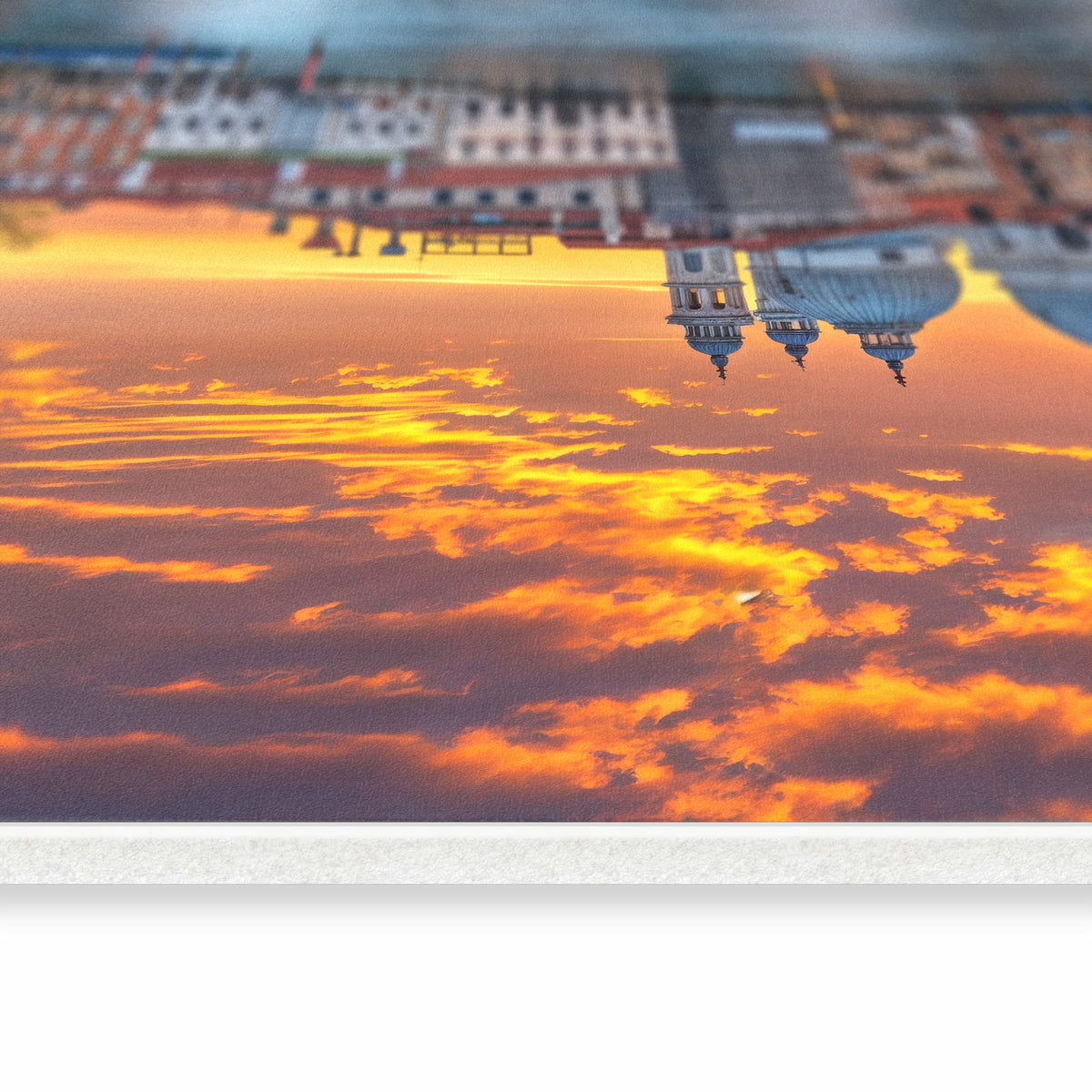 Schmutzabweisender Teppich für Esstisch mit Motiv Venedig bei Sonnenuntergang in seitlicher Ansicht