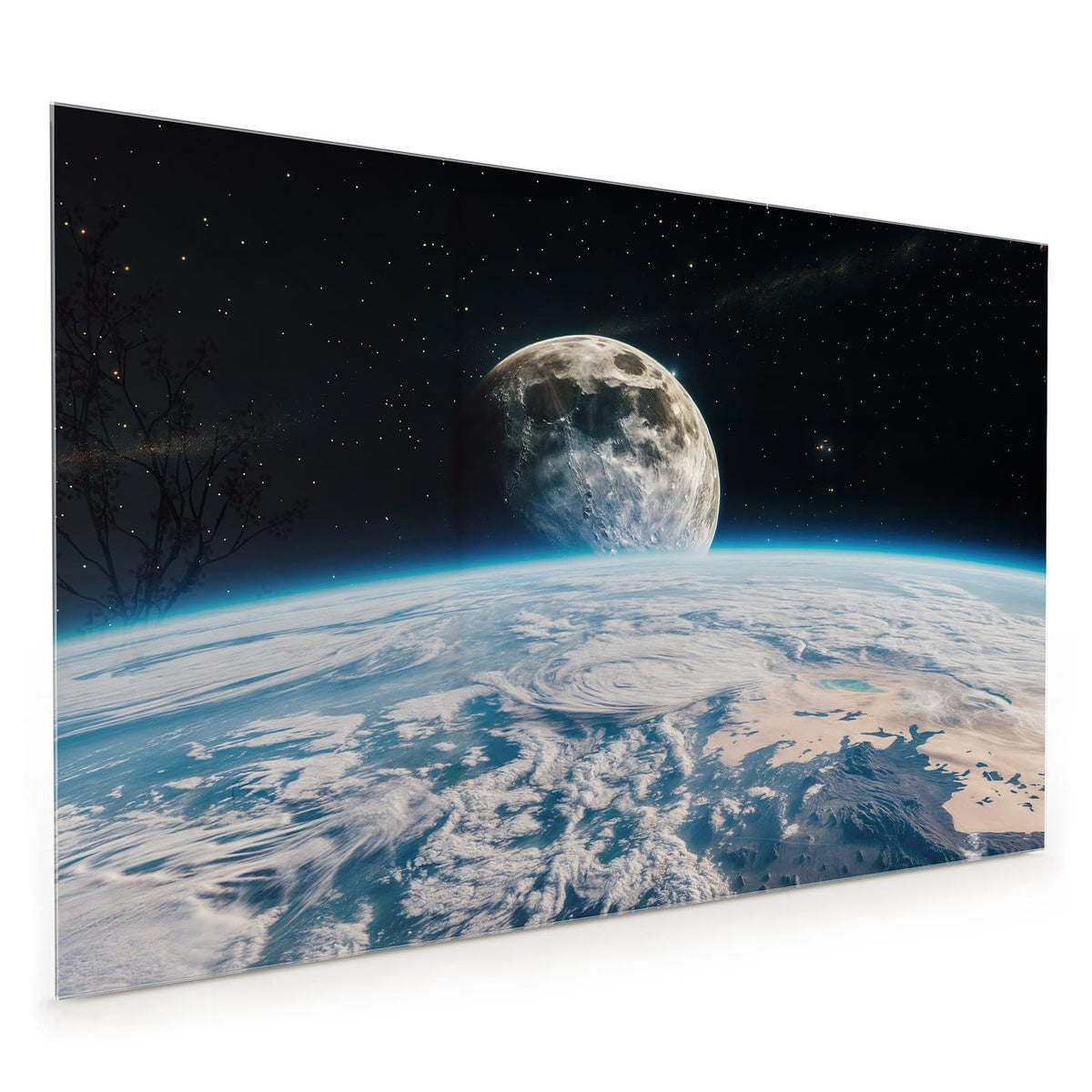 Küchenrückwand aus Glas im Hochformat: Großer Mond über dem Horizont der bewölkten blauen Erde, Sternenfeld dahinter