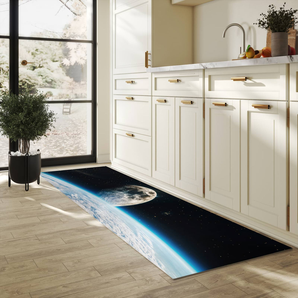 Wasserabweisender Küchenläufer mit Motiv Mondüberblick in heller Küche