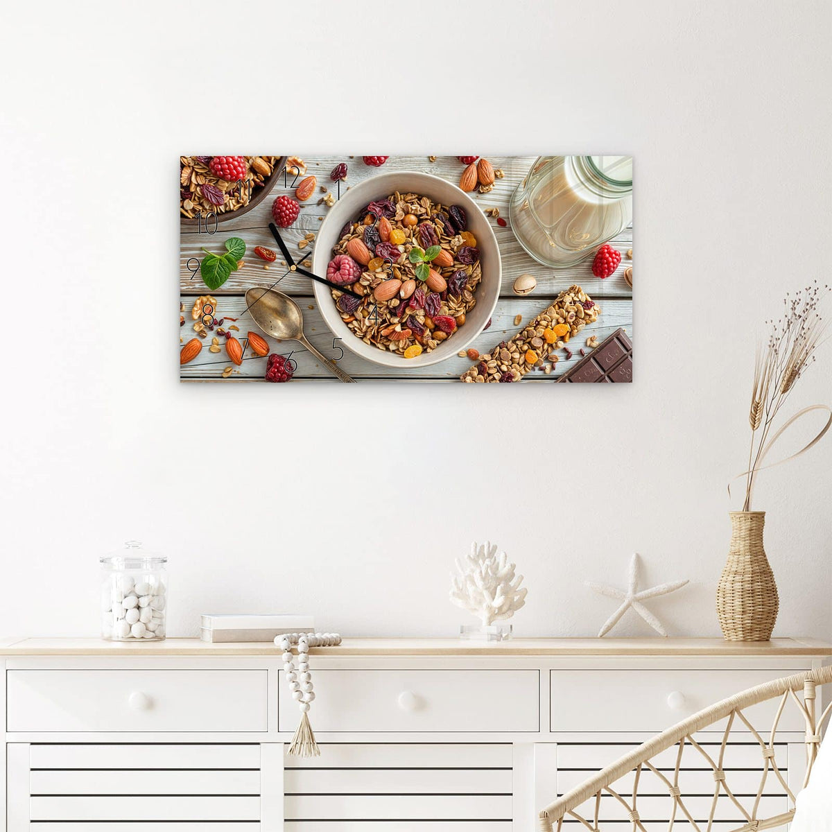 Wanduhr Luxuriöses Frühstück aus Glas – Querformat 60 × 30 cm – Müslischale mit Beeren und Milch