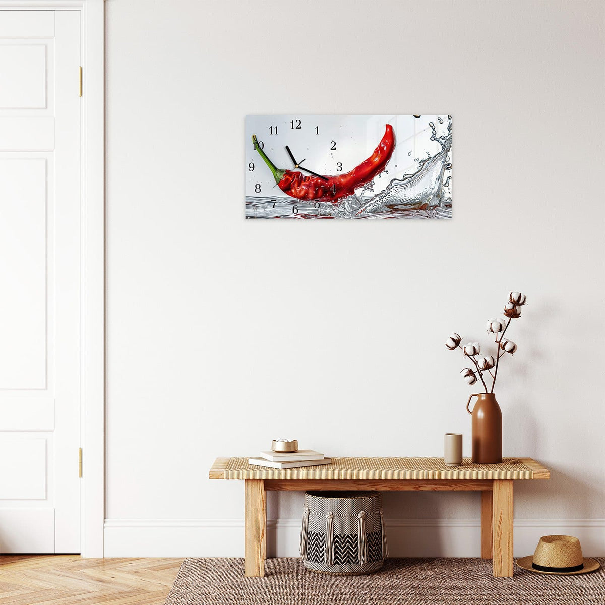 Moderne Wanduhr aus Glas mit Farbtiefe – Wanduhr Chili im Wasser aus Glas – Querformat 60 × 30 cm