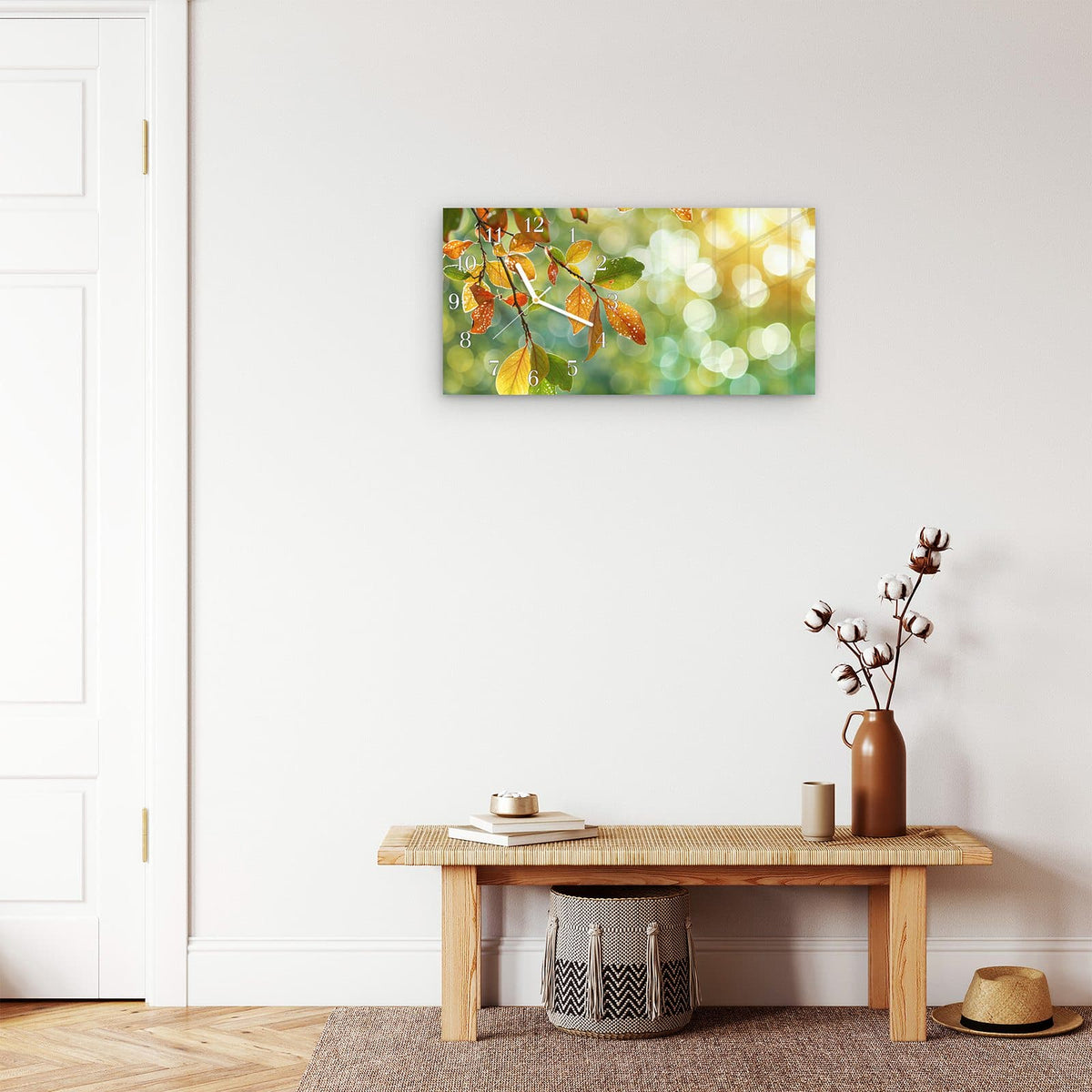 Moderne Wanduhr aus Glas mit Farbtiefe – Wanduhr Herbstlaube Lichtspiel aus Glas – Querformat 60 × 30 cm