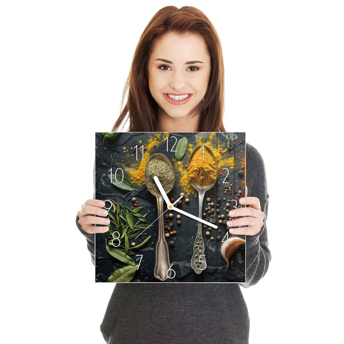 Moderne Wanduhr aus Glas mit Farbtiefe – Wanduhr Gewürze Löffel Mix aus Glas – Quadratisch 30 × 30 cm