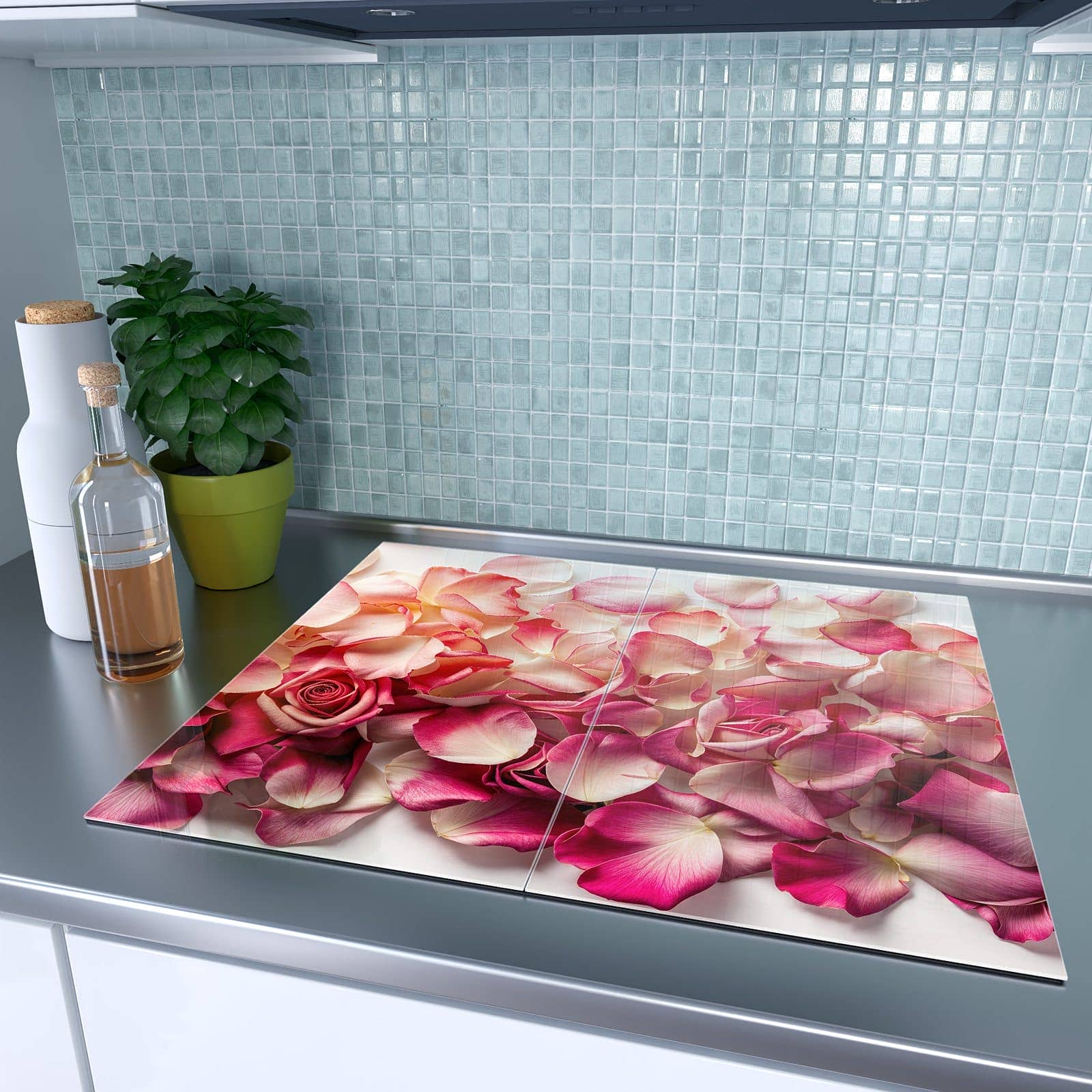 2-teilige Herdabdeckplatten für Ceranfeld mit Rosenblätter Farbenspiel-Motiv in der modernen Küche