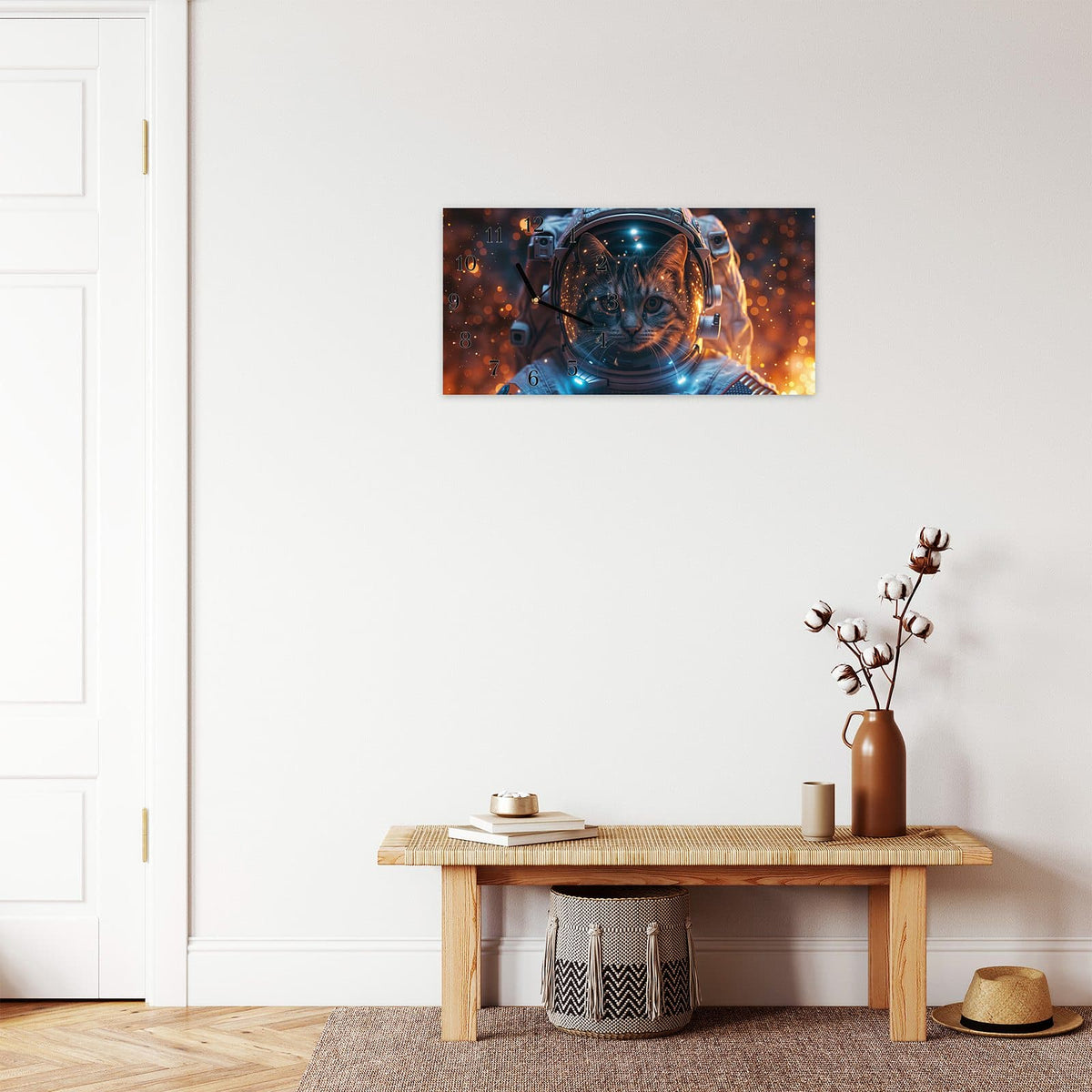 Moderne Wanduhr aus Glas mit Farbtiefe – Wanduhr Katze im Raumanzug aus Glas – Querformat 60 × 30 cm