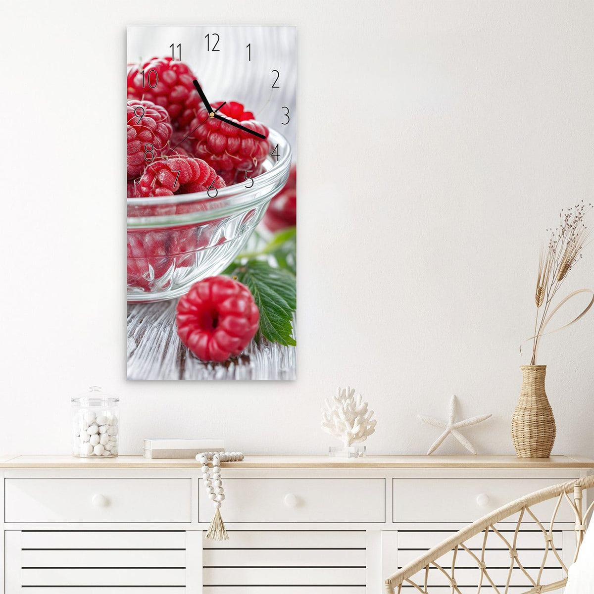 Wanduhr Frische Himbeeren aus Glas – Himbeeren in gläserner Schale