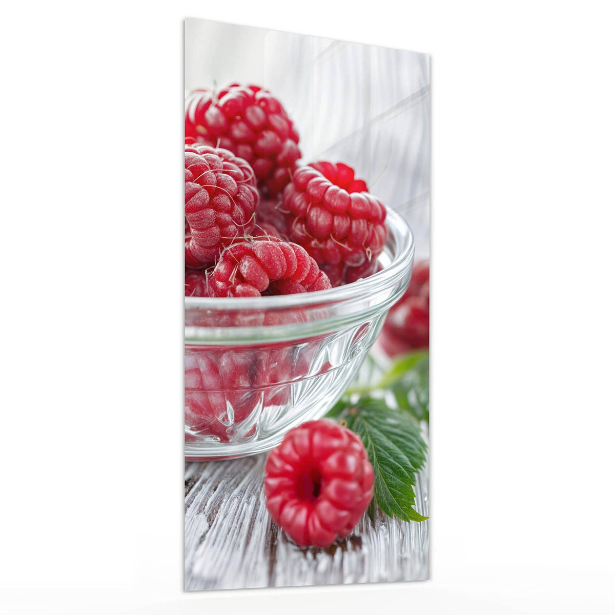 Wandbild aus Glas Frische Himbeeren schräg von der Seite, 4 mm starkes Echtglas #grösse_30 x 60 cm #grösse_40 x 80 cm #grösse_50 x 100 cm #grösse_55 x 110 cm #grösse_60 x 120 cm