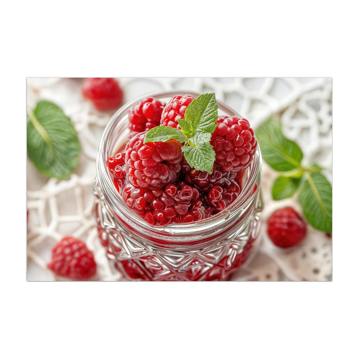 Küchenrückwand aus Glas Glas mit Himbeeren im Hochformat, Motiv bildfüllend von vorn