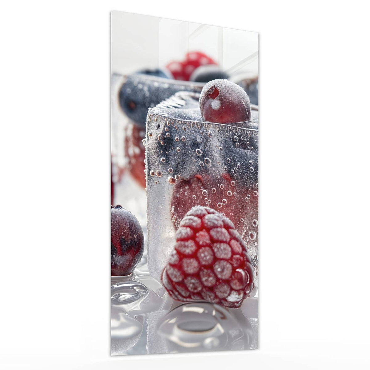 Wandbild aus Glas Gefrorene Beeren schräg von der Seite, 4 mm starkes Echtglas #grösse_30 x 60 cm #grösse_40 x 80 cm #grösse_50 x 100 cm #grösse_55 x 110 cm #grösse_60 x 120 cm