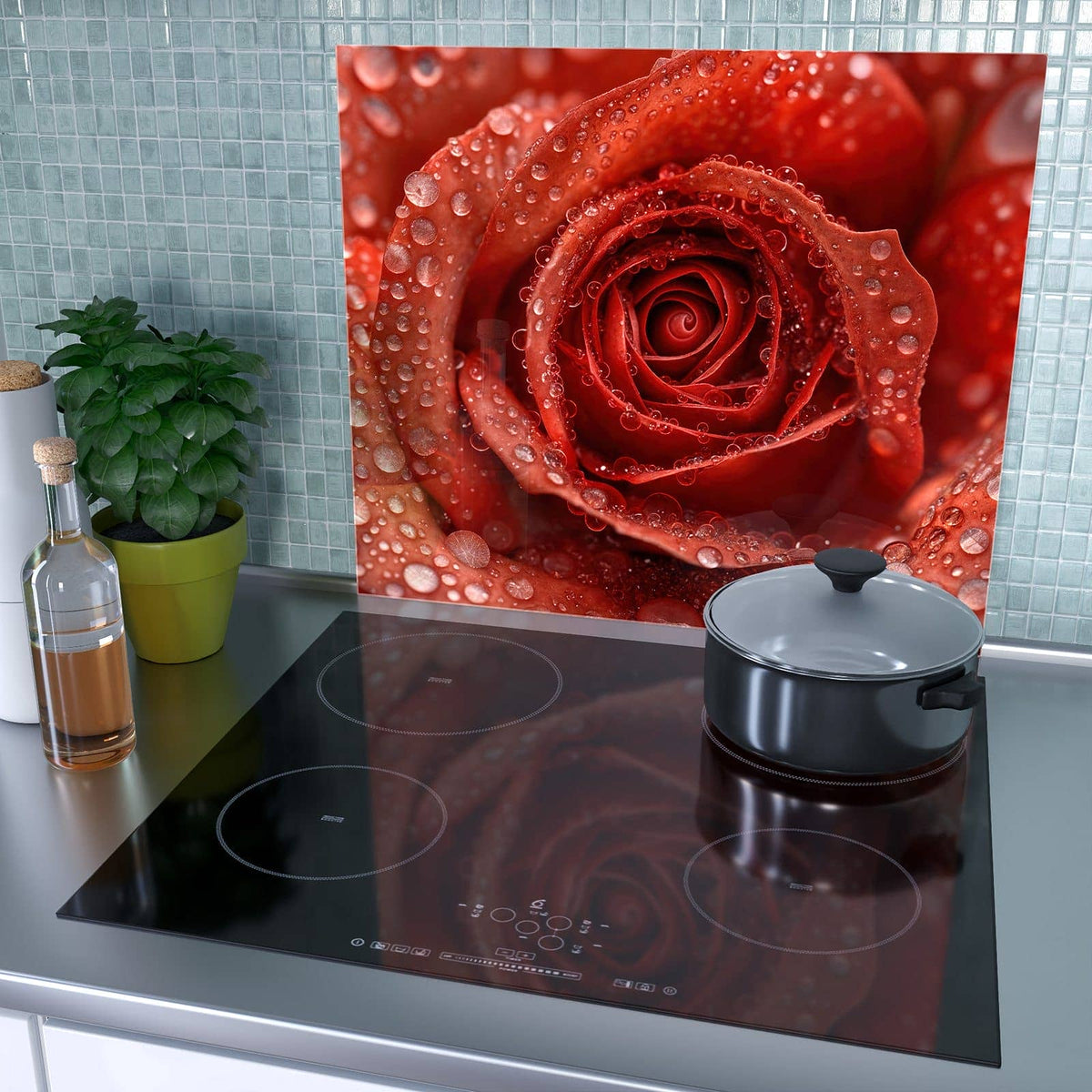 Sechs Aufgaben, eine Platte – Herdabdeckplatte Rote Rose mit Tropfen