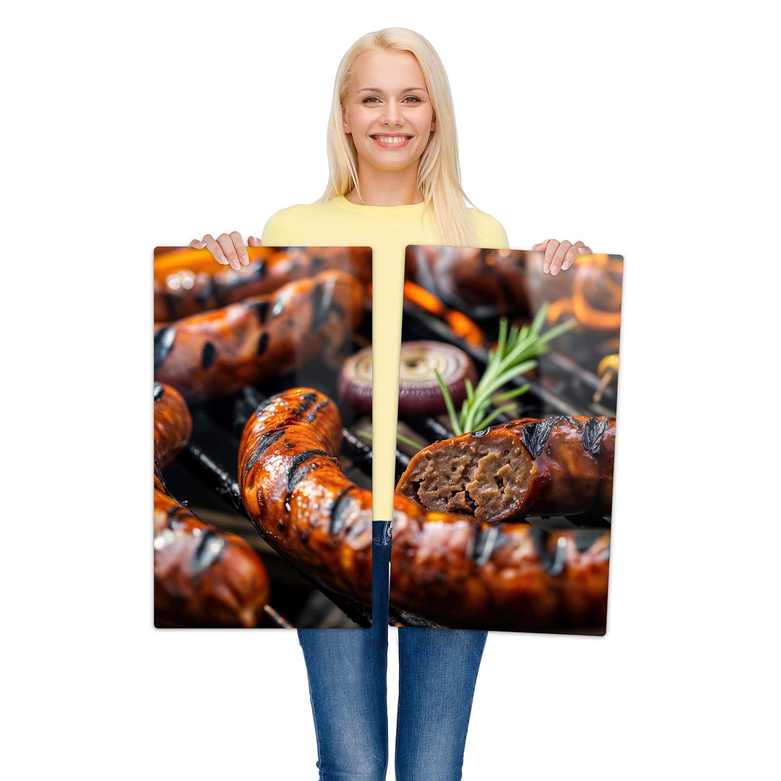 2-teilige Kochfeldabdeckung mit Grillwurst BBQ-Motiv wird zur Größendarstellung gehalten