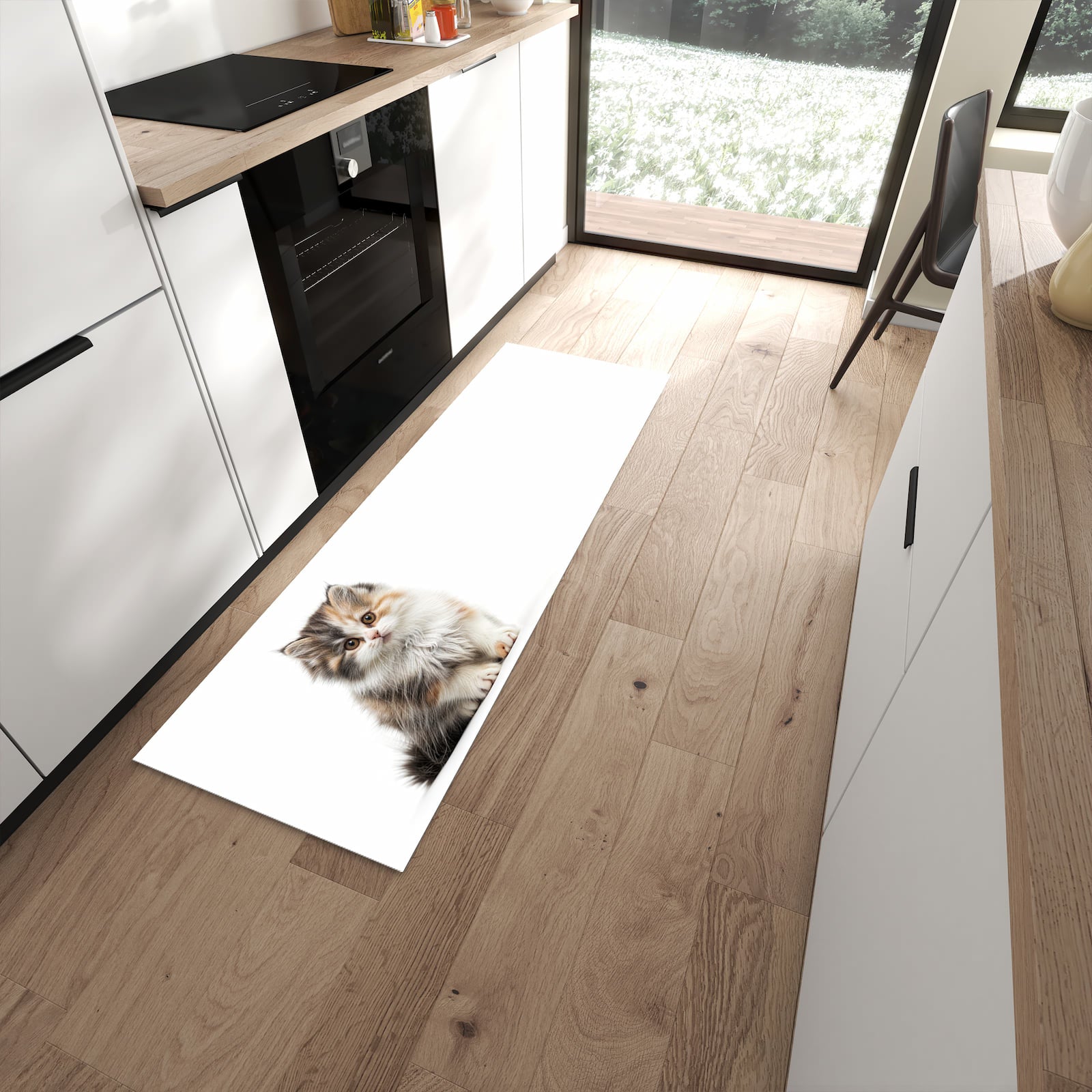 Farbbeständiger Läufer für den Eingangsbereich mit Motiv Flauschige Katze in moderner Küche