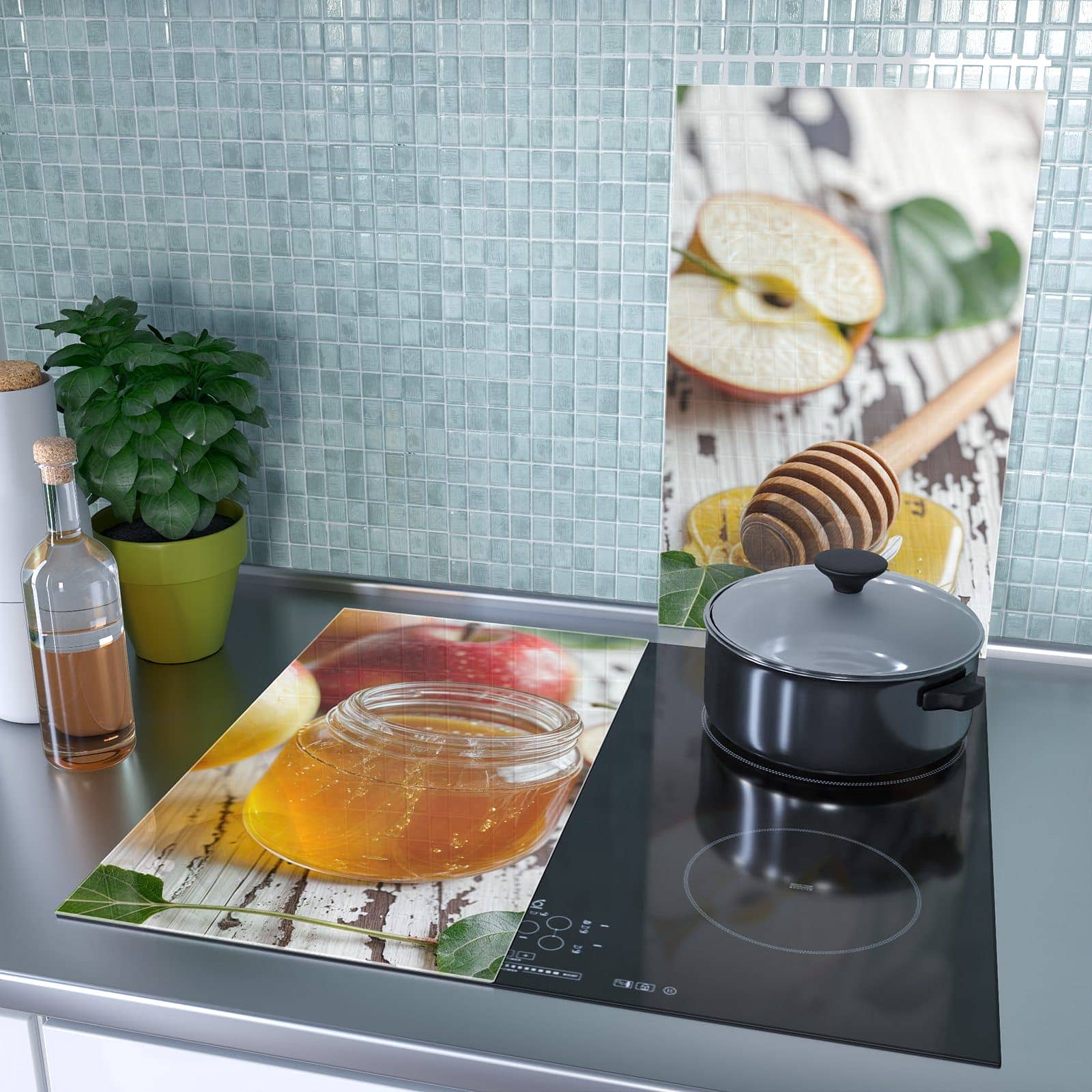 2-teilige Abdeckplatten mit Äpfel und Honig-Motiv als Spritzschutz hinter dem Kochfeld