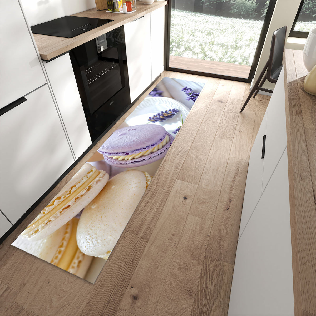 Waschbarer Küchenteppich mit Motiv Lavendel Macarons in moderner Küche