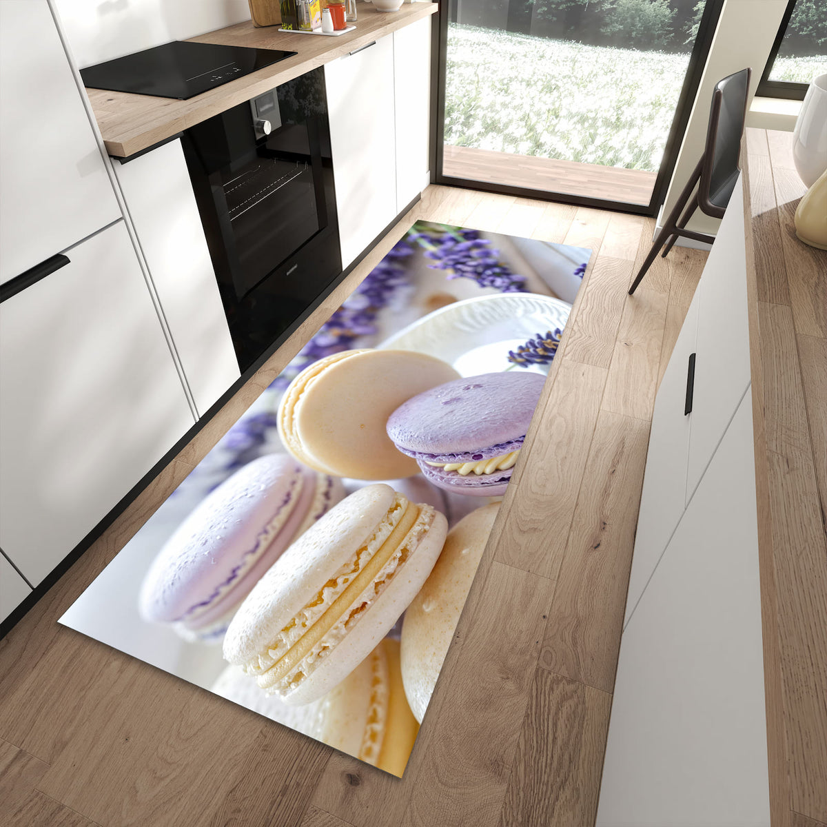 Formstabiler langer Teppich mit Motiv Lavendel Macarons in moderner Küche