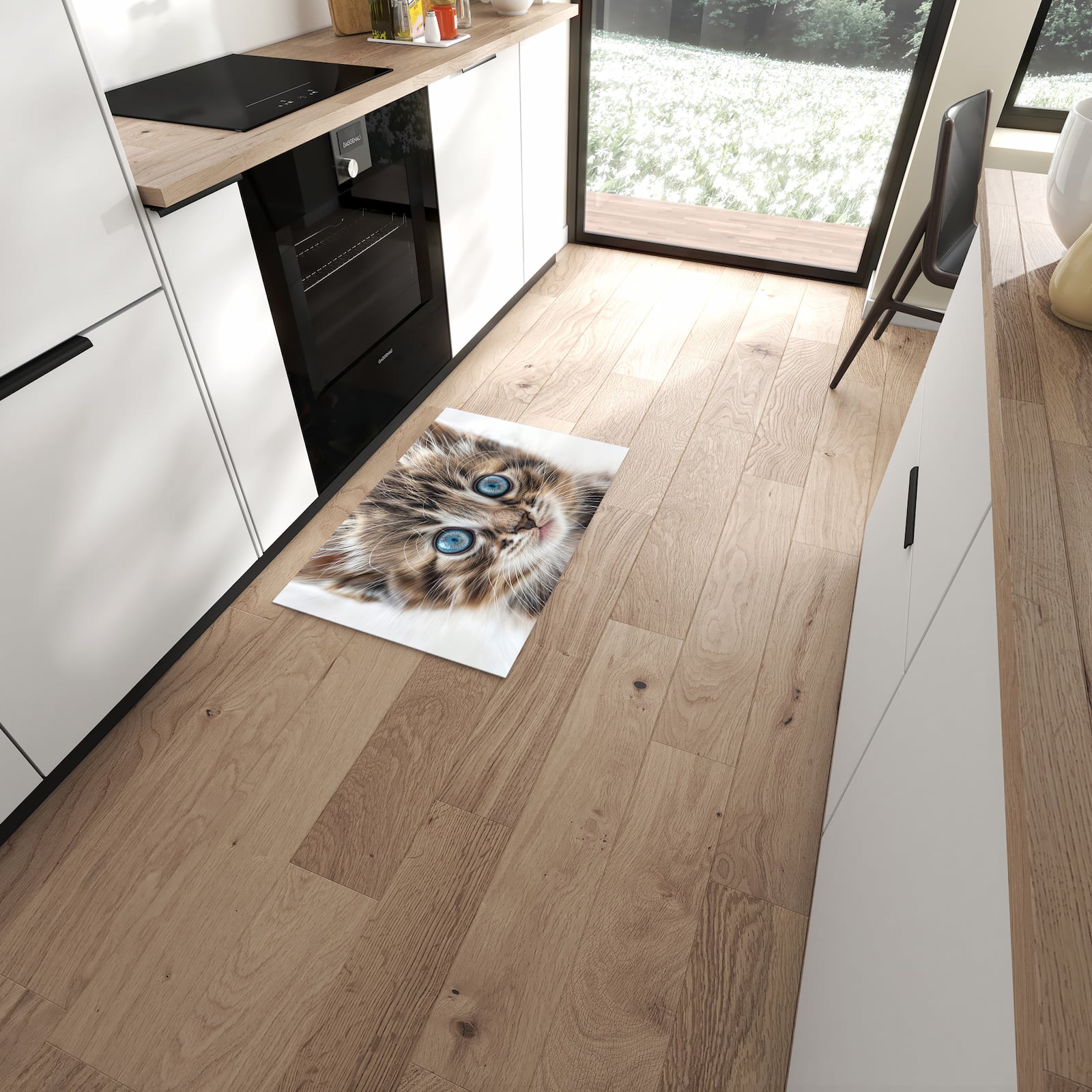 Langlebiger Bodenläufer mit Motiv Blaue Augen Kätzchen in moderner Küche