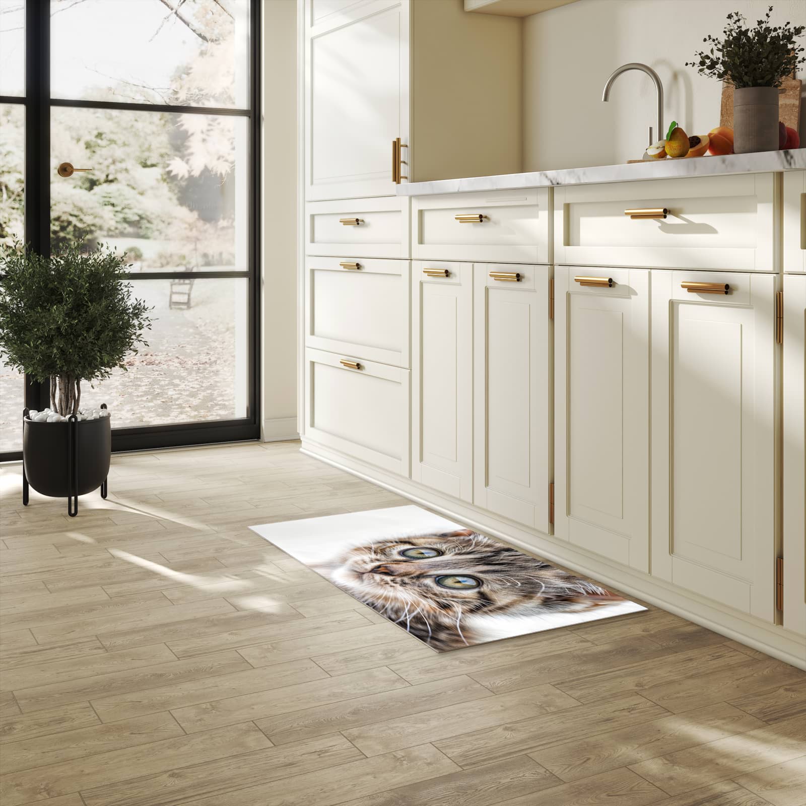 Farbbeständiger Küchenläufer mit Motiv Katzenjunges trittin in heller Küche