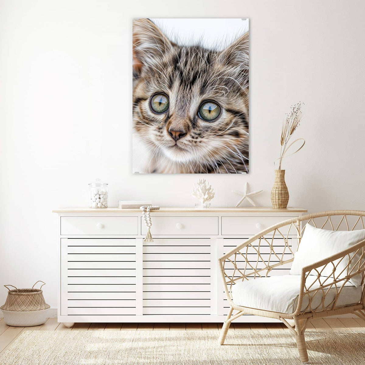 Aufhängung liegt bei – Motiv später wechselbar – Wandbild - Neugieriges Katzenjunges - Hochformat