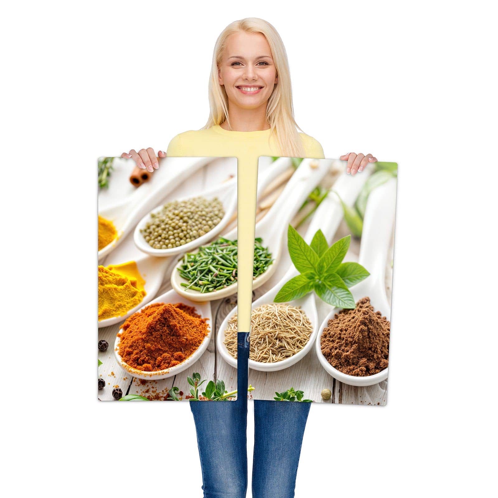 2-teilige Herdabdeckplatte mit Gewürzvielfalt-Motiv wird zur Größendarstellung gehalten