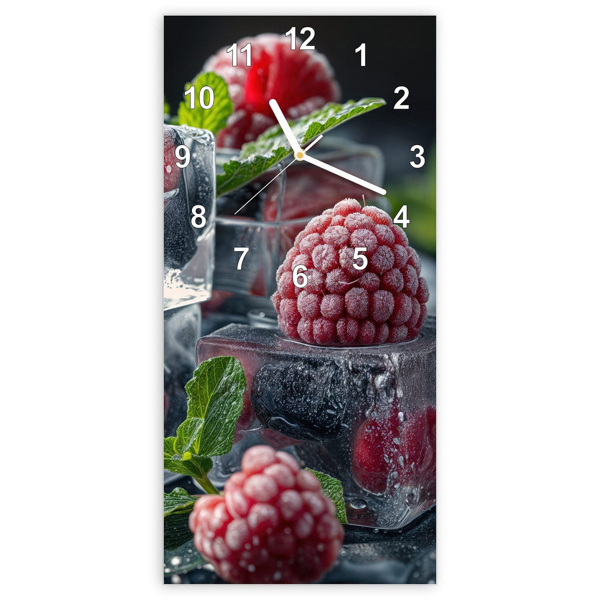 Wanduhr aus Glas, Ziffernblatt Modern mit Motiv Beeren im Eisblock: Himbeeren und Blaubeeren in Eiswürfeln eingeschlossen, dazu frische Minze