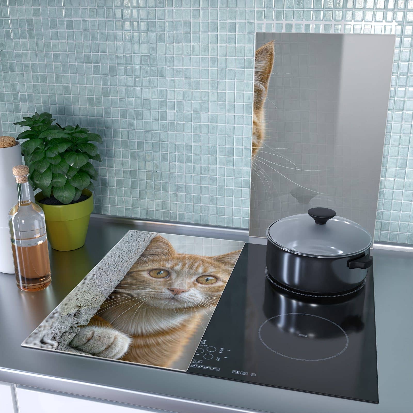 2-teilige Herdabdeckung mit Neugierige Katze-Motiv als Spritzschutz hinter dem Kochfeld
