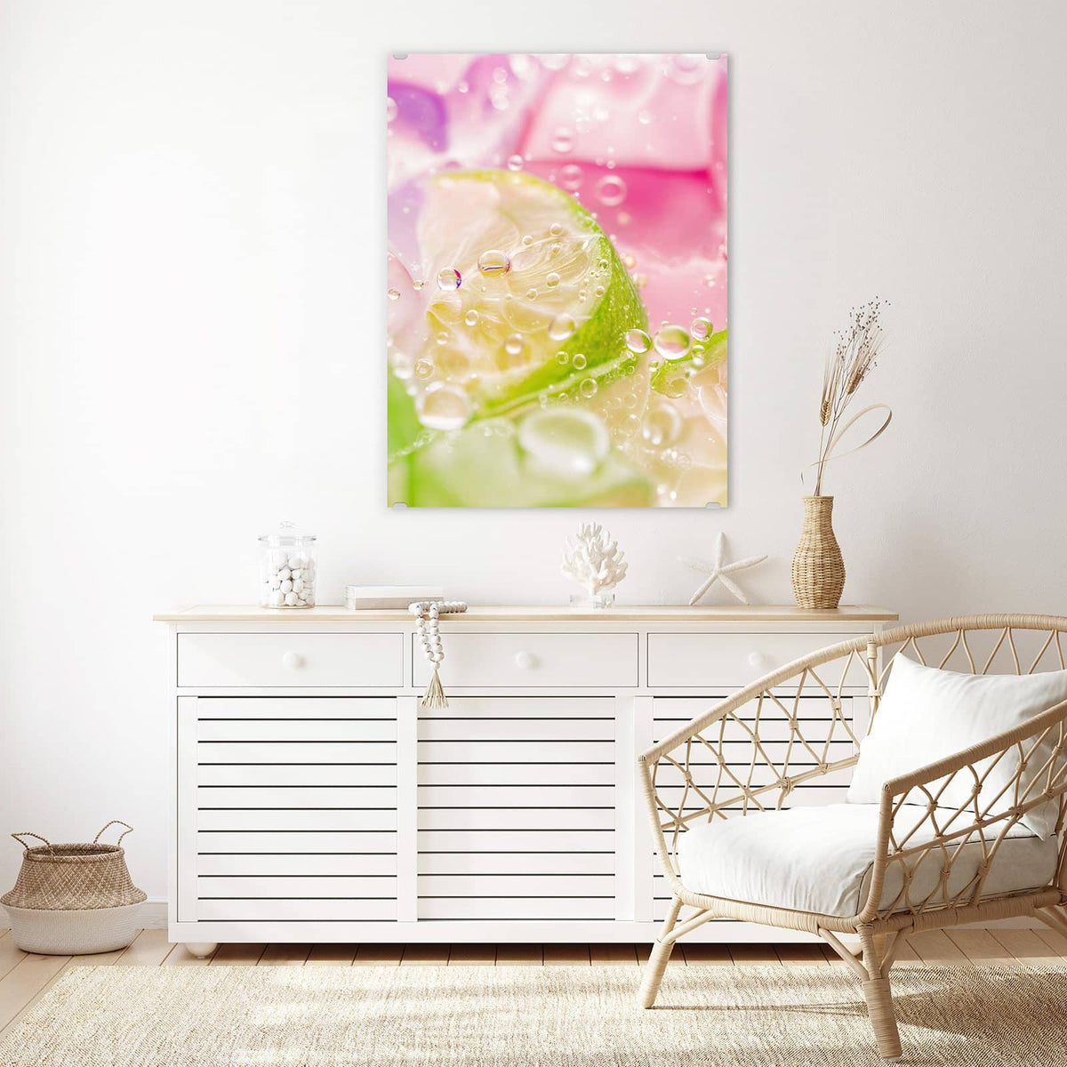 Aufhängung liegt bei – Motiv später wechselbar – Wandbild - Limetten auf Rosa - Hochformat
