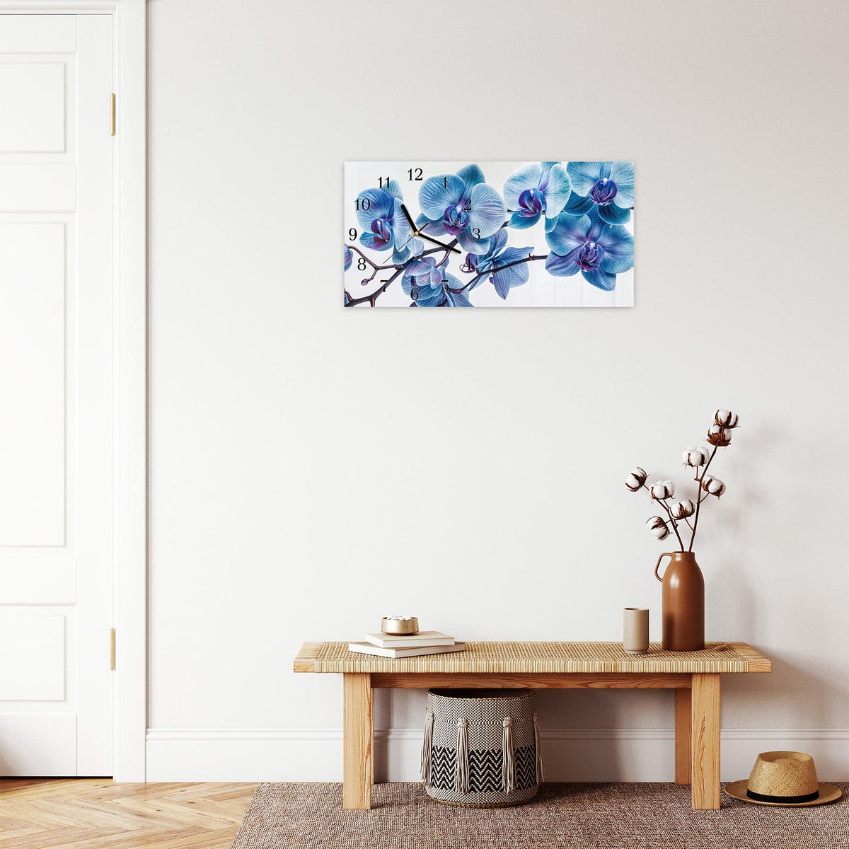 Moderne Wanduhr aus Glas mit Farbtiefe – Wanduhr Blaue Orchideen Blüte aus Glas – Querformat 60 × 30 cm