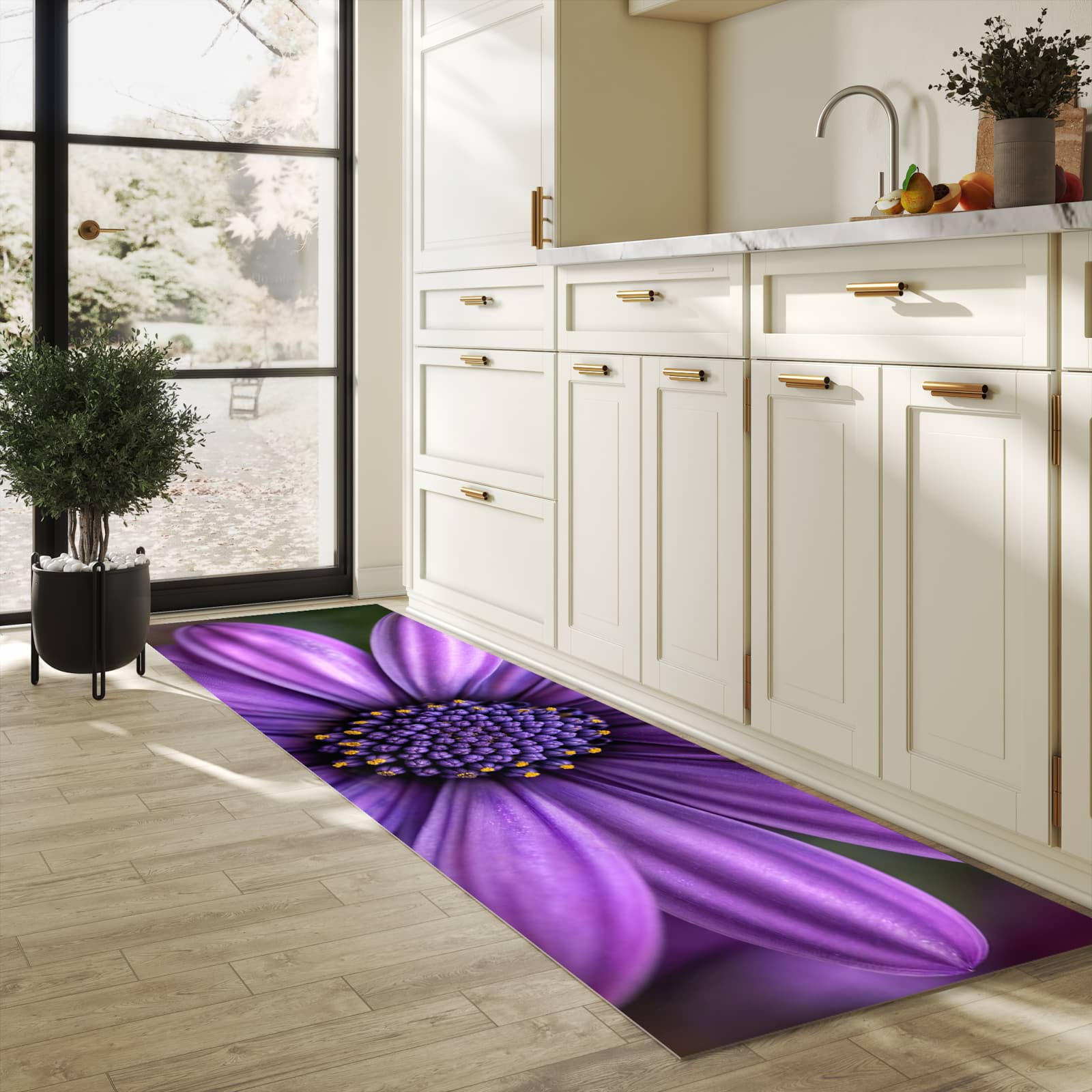 Wasserabweisender Teppichläufer mit Motiv Blume Nahaufnahme in heller Küche