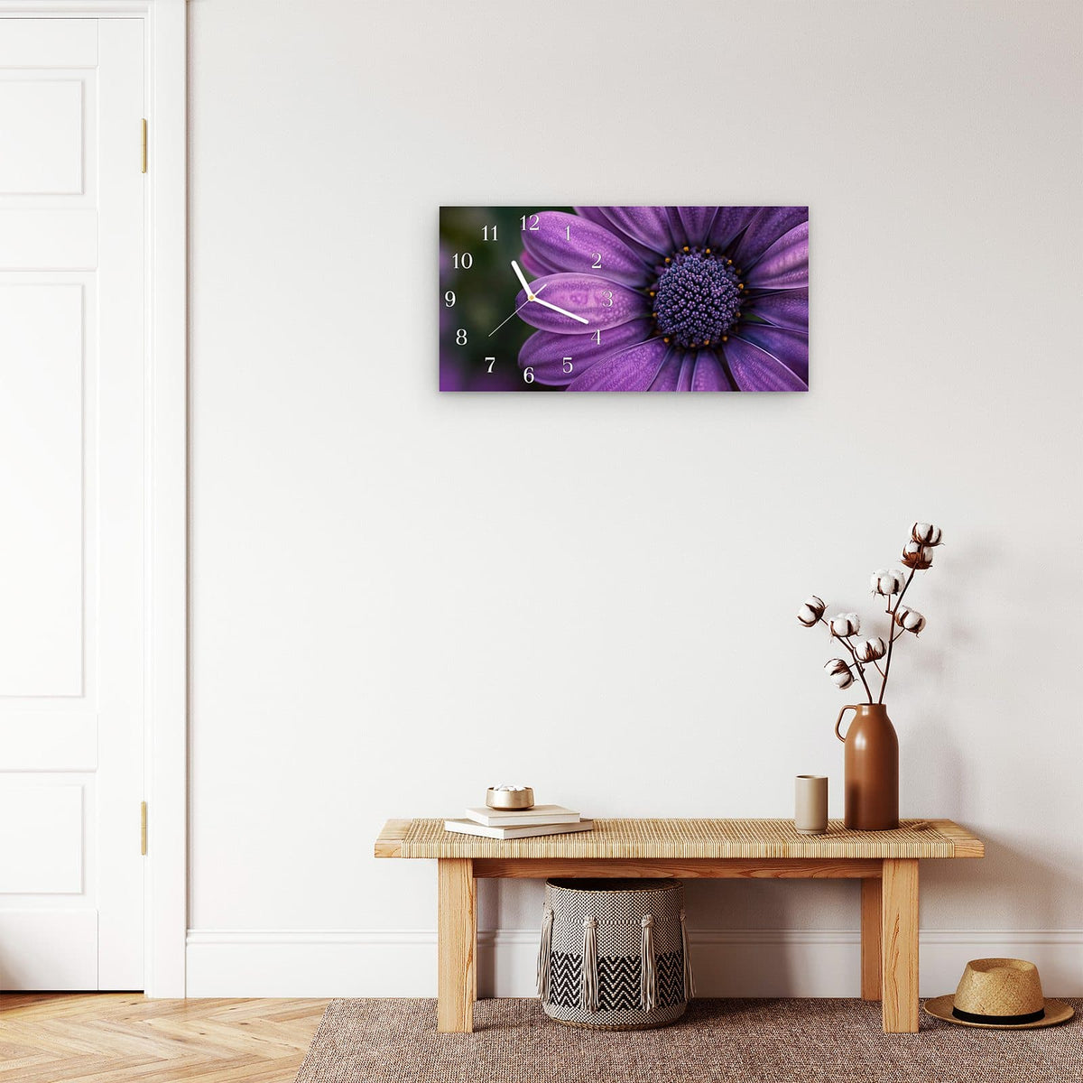 Moderne Wanduhr aus Glas mit Farbtiefe – Wanduhr Lila Blütenwunder aus Glas – Querformat 60 × 30 cm