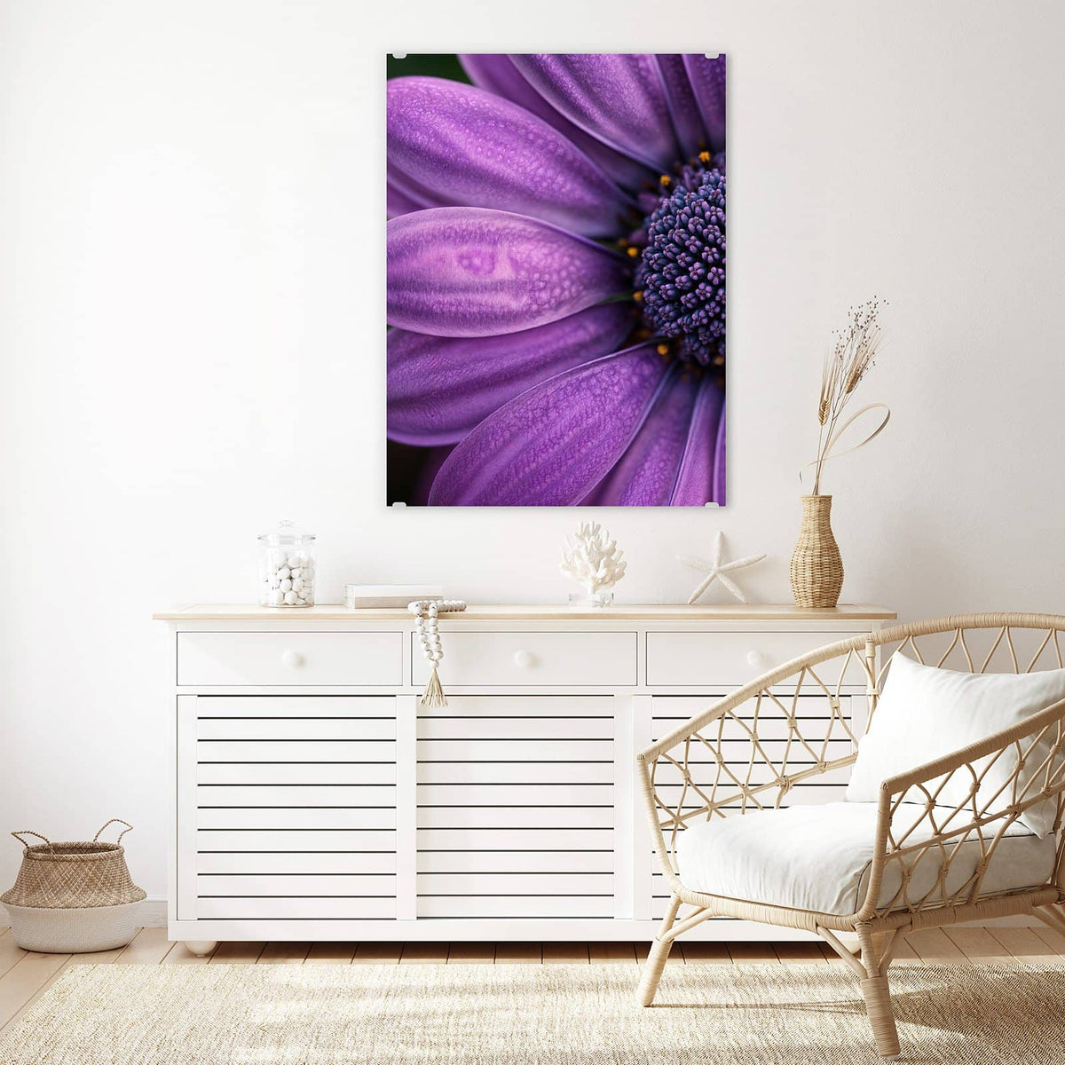 Aufhängung liegt bei – Motiv später wechselbar – Wandbild - Violette Samtblüte - Hochformat