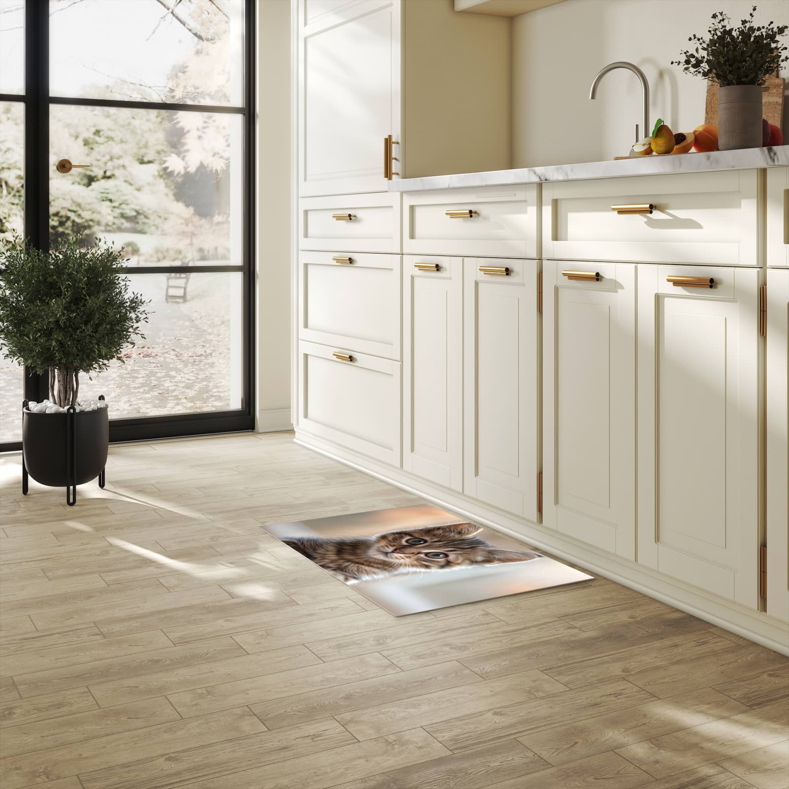 Rutschfester Küchenteppich mit Motiv Katzenjunges in heller Küche