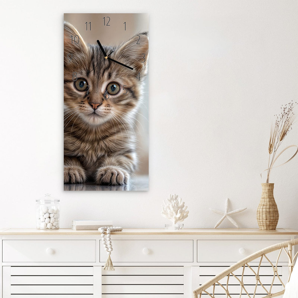 Wanduhr Katzenjunges aus Glas – Kätzchen mit klaren Augen