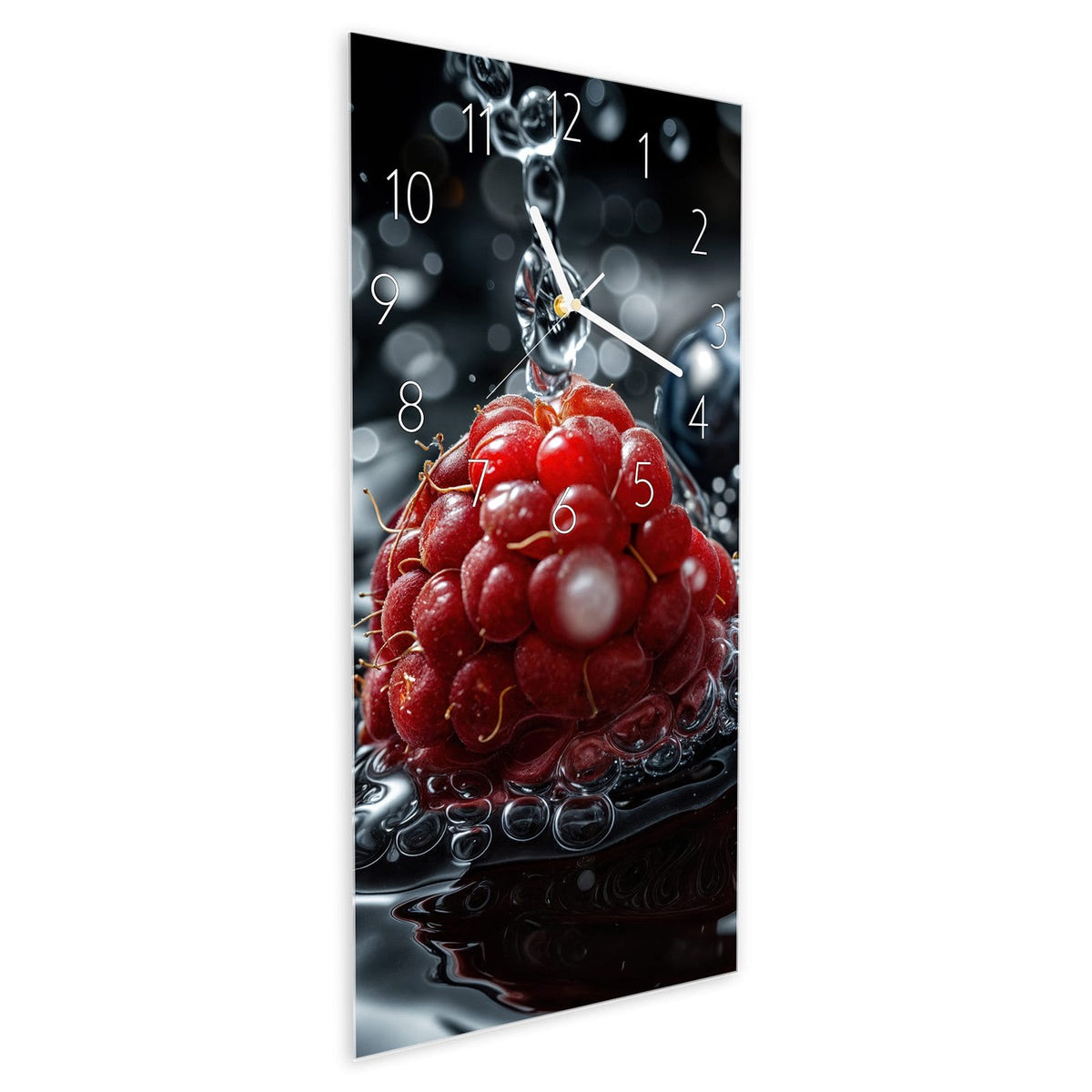 Wanduhr aus Glas im Hochformat Himbeere und Blaubeeren schräg von der Seite, 4 mm starkes Glas