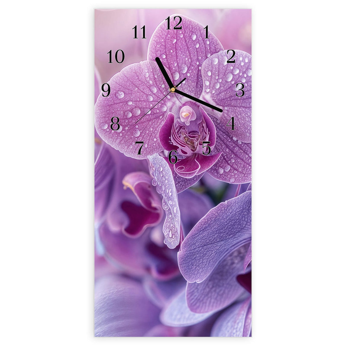 Wanduhr aus Glas, Ziffernblatt Klassisch: Violette Orchideenblüten mit vielen Wassertropfen, dicht gestaffelt #ziffernblatt_Klassisch