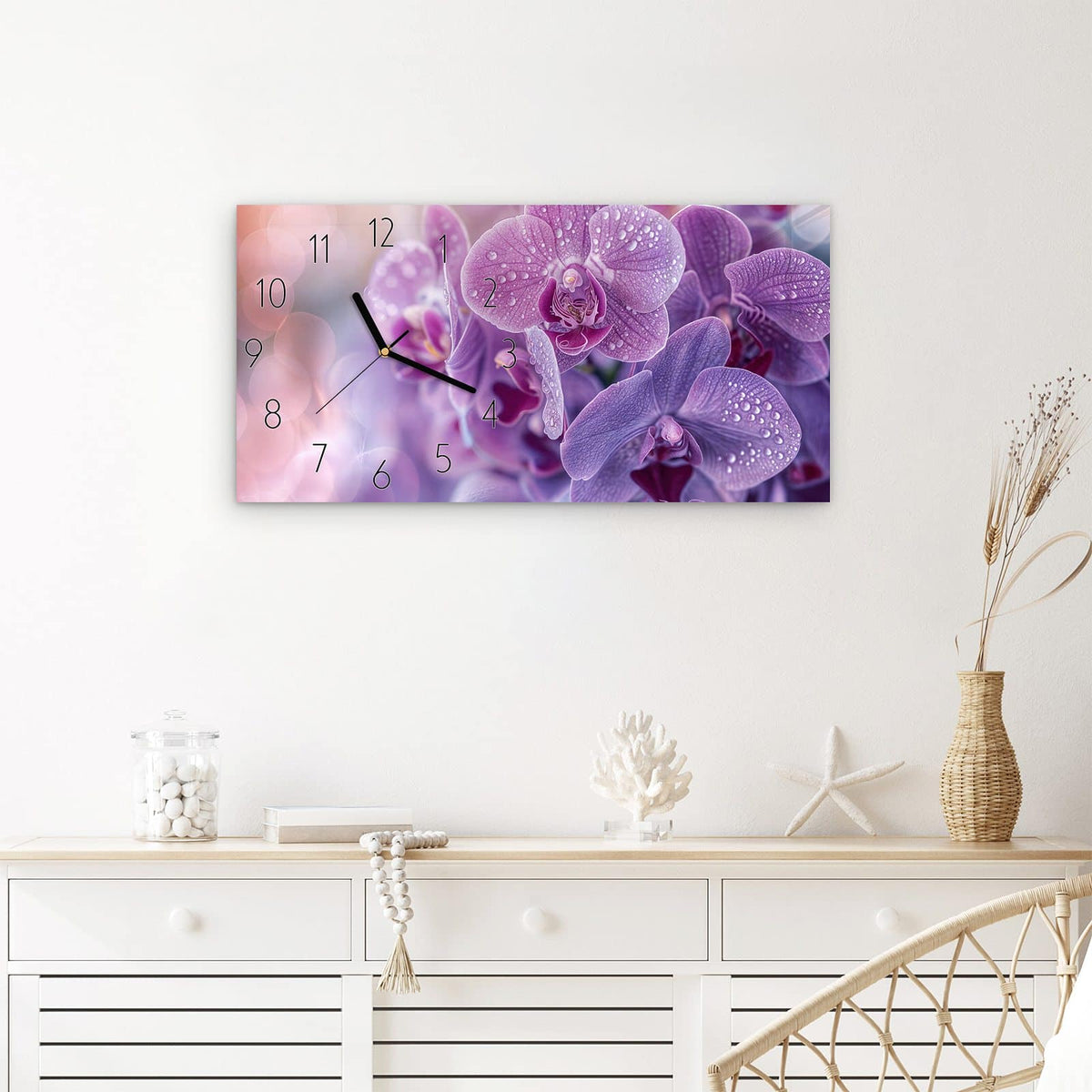Wanduhr Orchideenblüten aus Glas – Querformat 60 × 30 cm – Violette Orchideen mit Wassertropfen